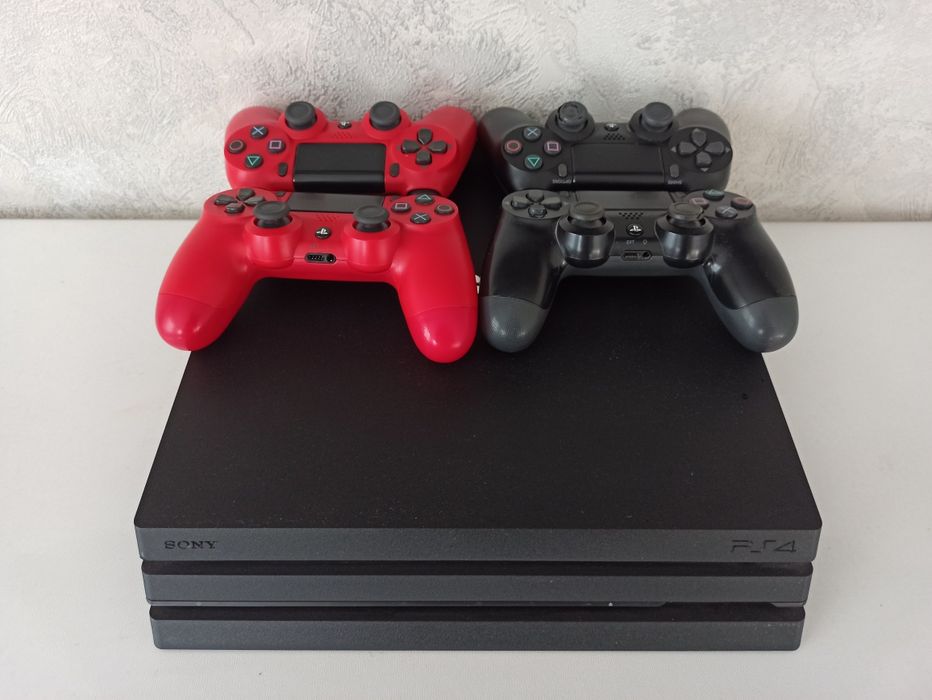 Playstation 4 pro 1TB+подписка пс плюс Делюкс