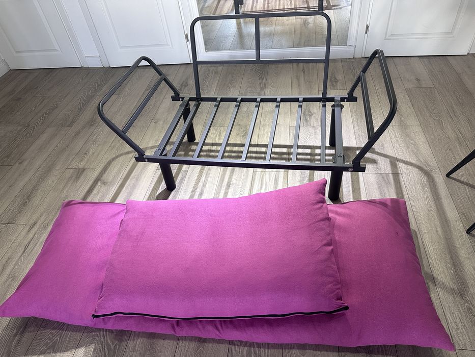 Canapea de doua persoane