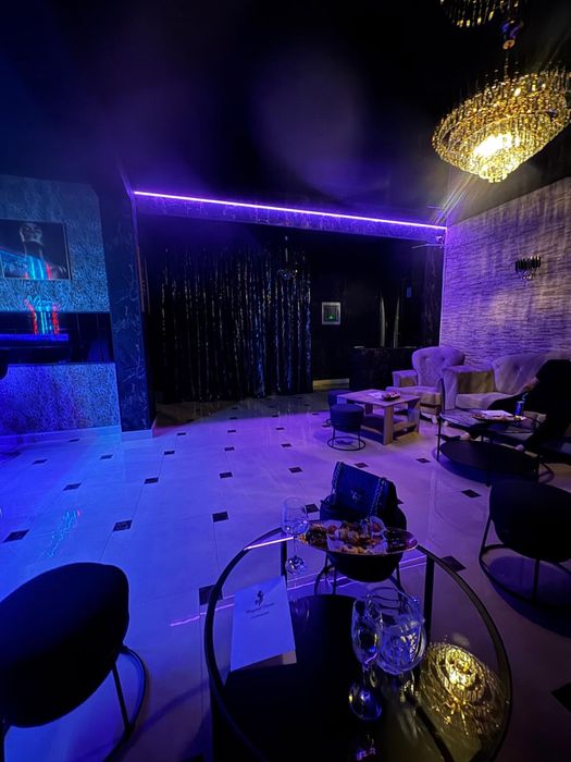 Vilă premium de închiriat – ideală pentru studio videochat sau petreceri private.