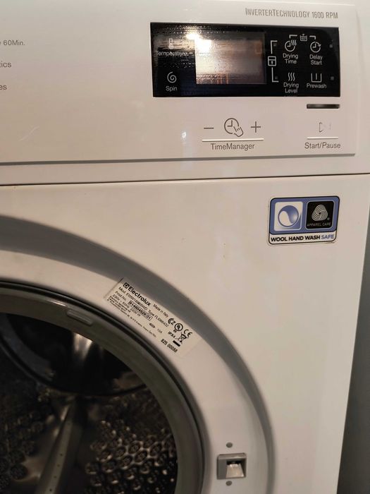 Masina de spalat rufe cu uscator Electrolux - necesita reparatii