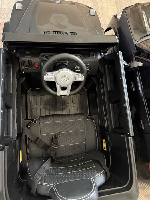 Детская машина на пульте