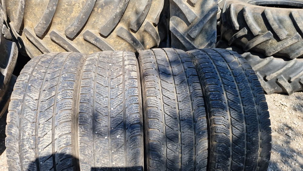 Anvelope 235/65R16C marca Semperit, M +S,DOT 2022,7 mm