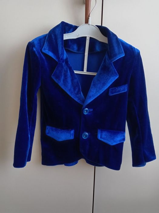 Продам детские костюмы