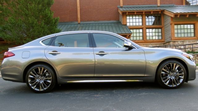Инфинити Q70 Infiniti  Q70 3.7 V6 бензин 2017 година На части!!