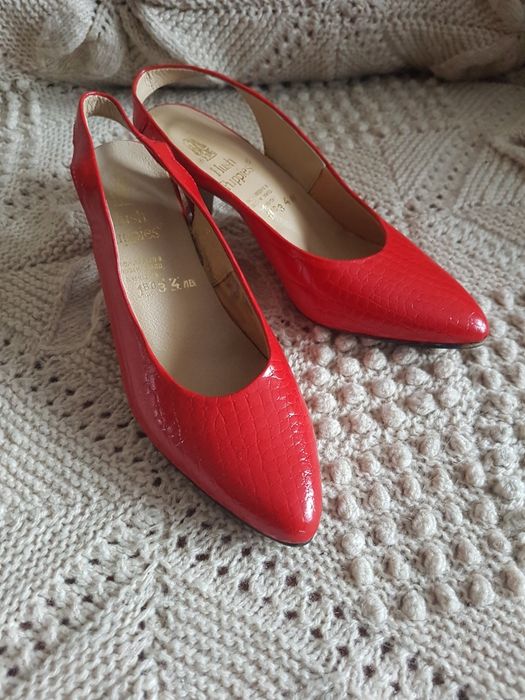 Продават се дамски обувки Hush Puppies номер 36