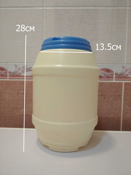 Пластиковая банка, баллон (5L).