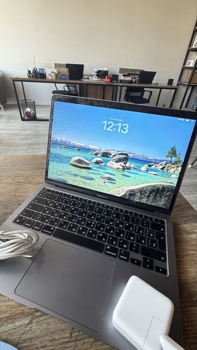 Macbook Air 13.3; M1, 8гб, 256 гб