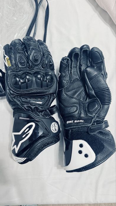 Продам мотоперчатки Alpinestars