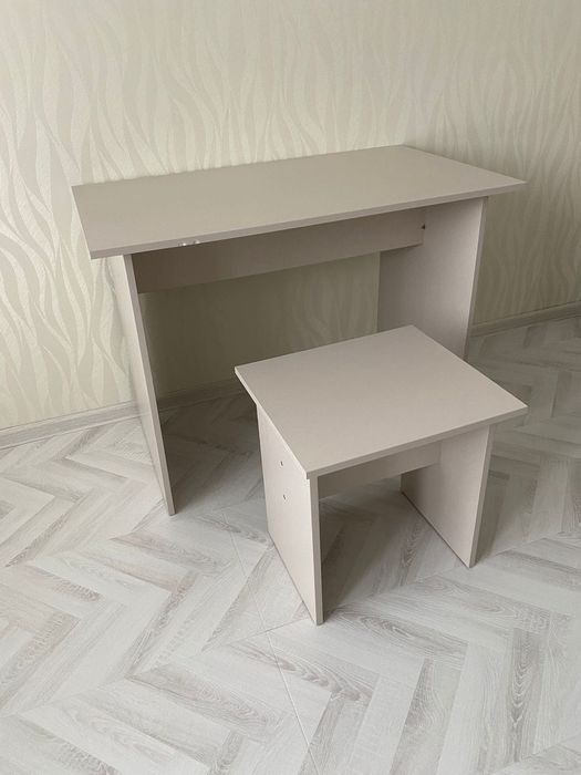 Стол и стул (комплект)