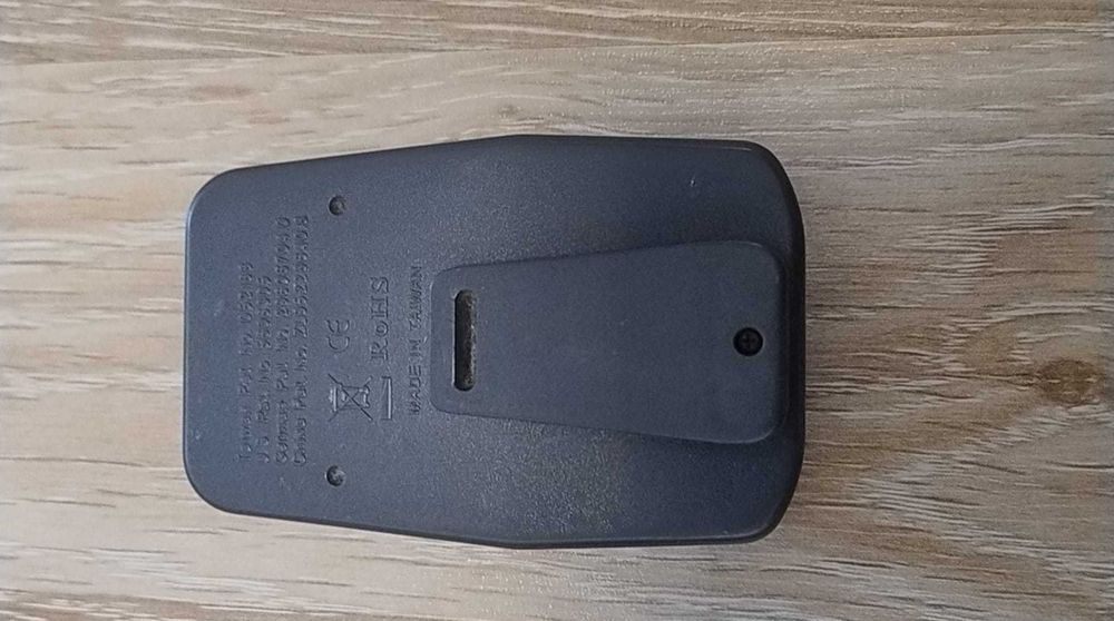 Dispozitiv de protecție cu ultrasunete, împotriva atacurilor câinilor