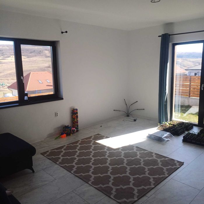 Vand casă la cheie în Corușu