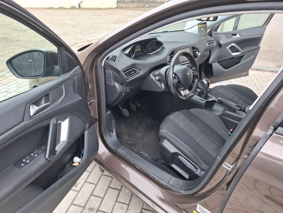 Vând peugeot 308 2015