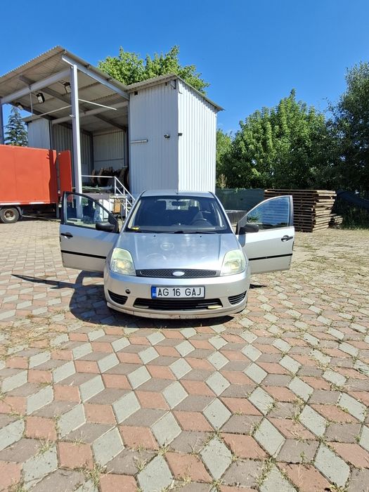 Vând Ford fiesta 2004 1.4  TDCI