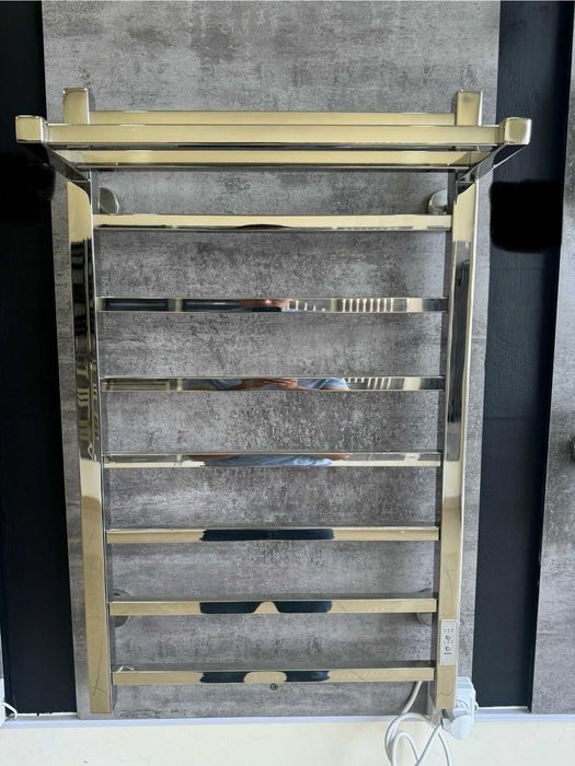 Электрический полотенцесушитель с полочкой от производителя