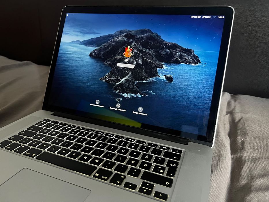 MacBook Pro 15.6 inch