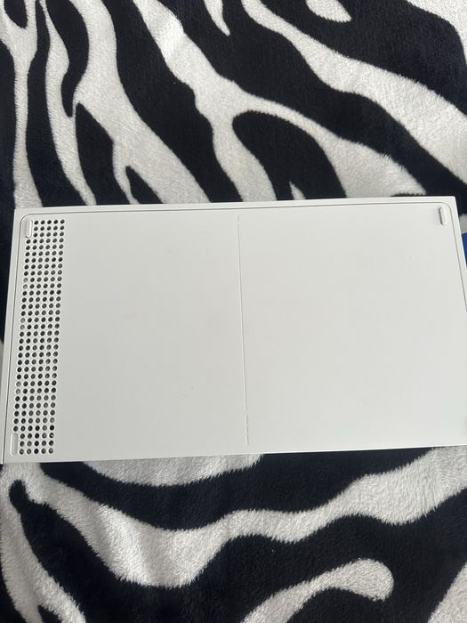 Xbox series S cu 2 manete