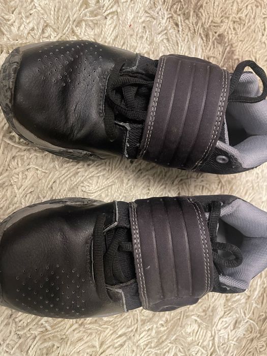 Adidasi under armour nr 33