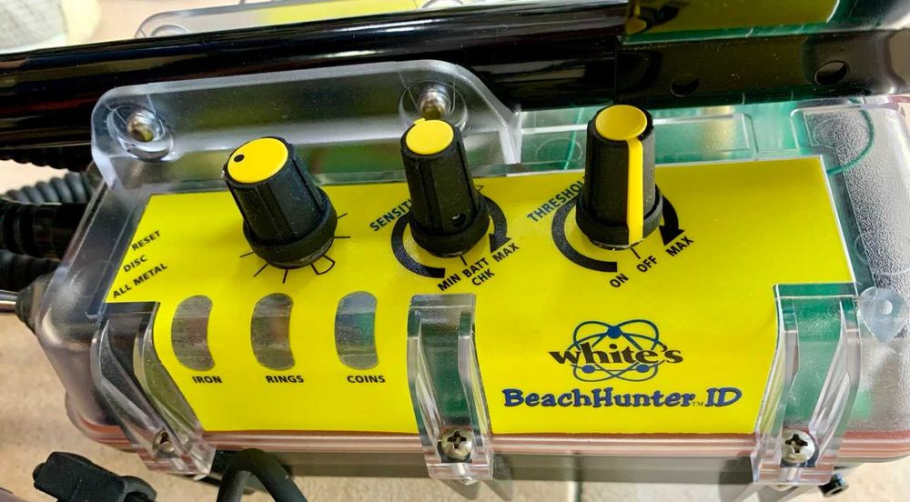 Металотърсач White BeachHunter 300 + ДОКУМЕНТИ