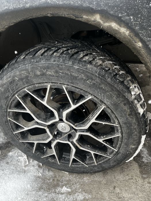 Камри диски р18 на всезонной резине