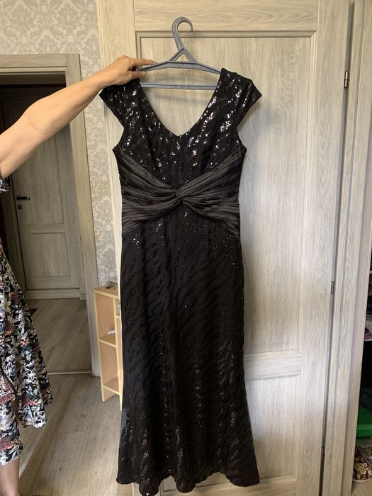 Продам платья  б/у. Производство Турция ,надевала 1 раз. Торг