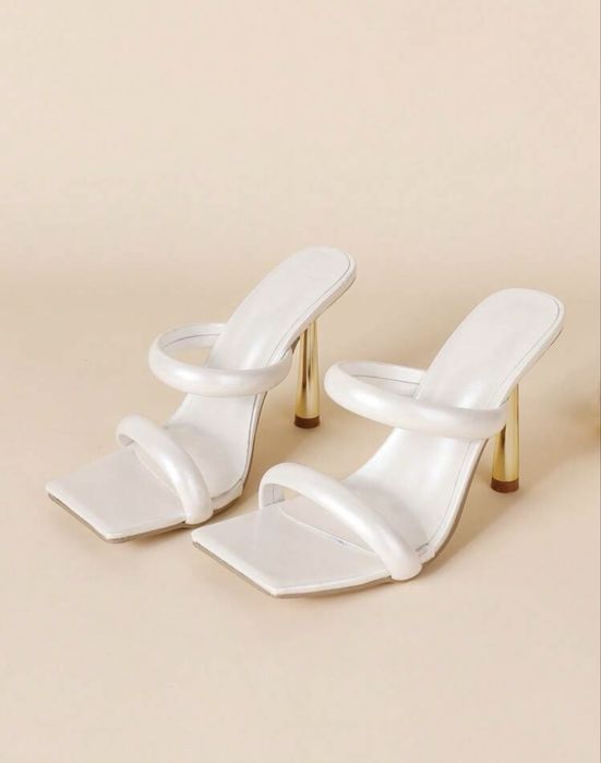 Високи обувки на ток