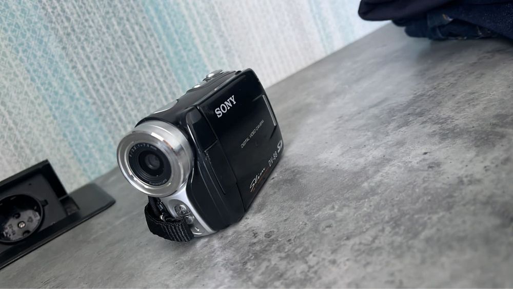 видиокамера Sony DVC Slim