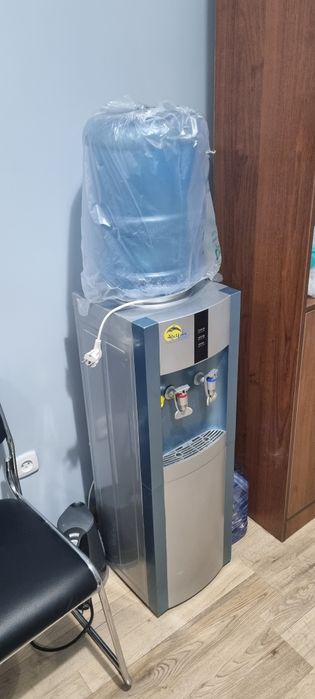 Продам шкаф, стол, принтер, кресла, кулер б/у