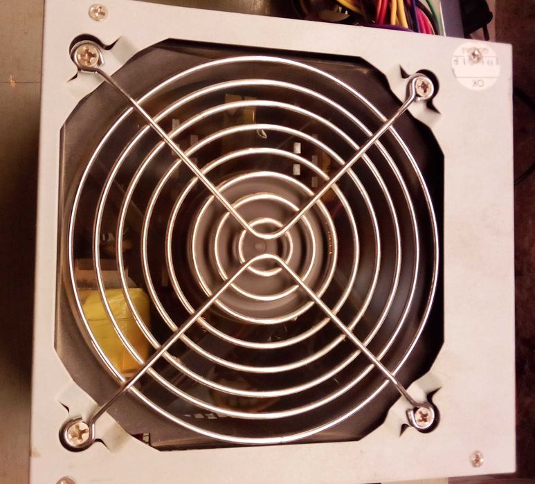 Блок питания Huntkey