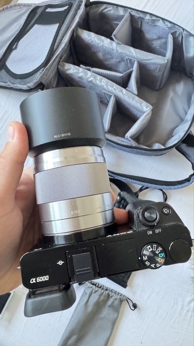 Vand Aparat foto a6000 plus 2 obiective si accesorii