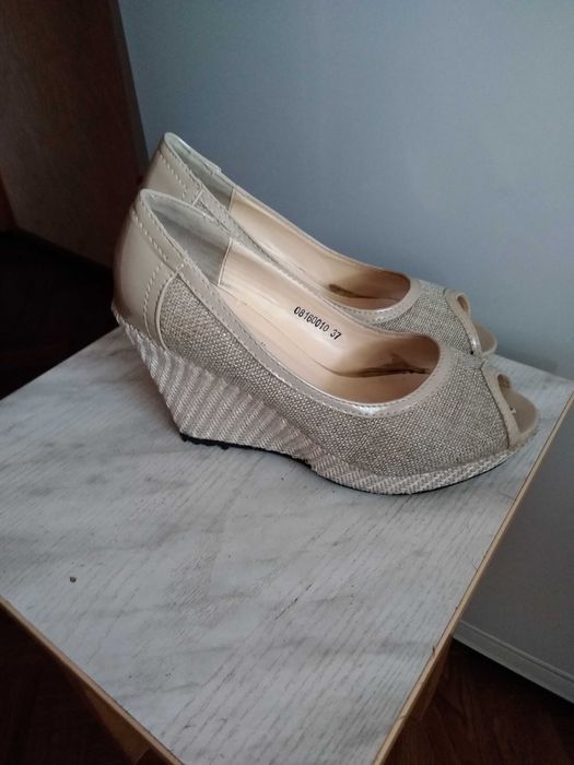 Женская обувь. Лето.