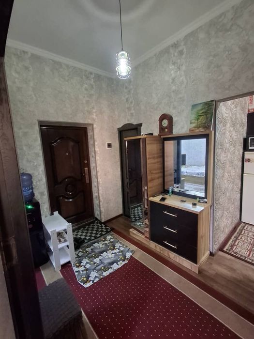 Лукус 2 хонали квартера сотилади