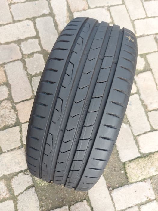 O bucată 225/45 R17 vară - una Continental
