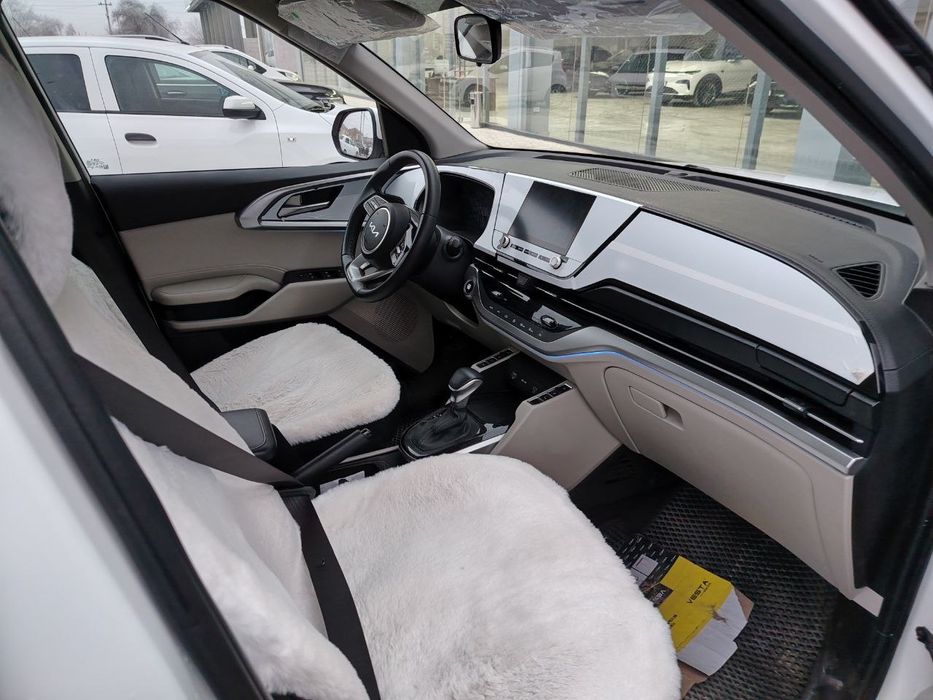 Kia Carens 2024  prabeg 28.000