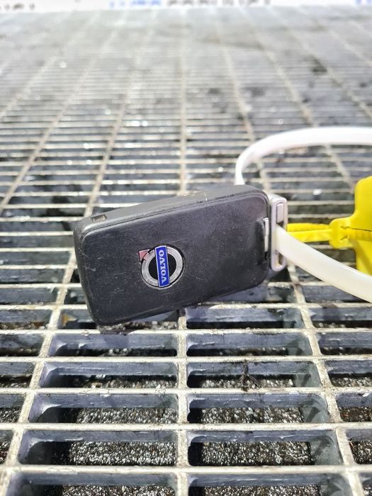 Contact Cu Cheie Volvo XC60 2.4 D 2008 - 2013 SUV (854) DOAR CHEIA