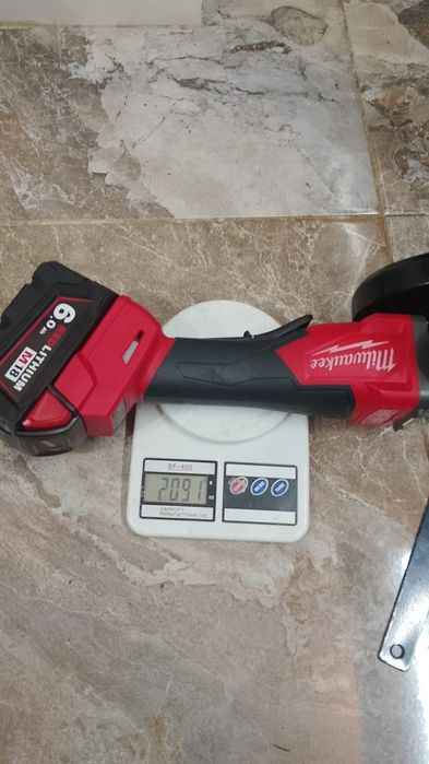 Flex cu variator Milwaukee cu baterie  6A