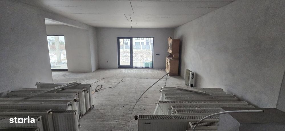 Casa 283 Mp/ Teren 835 Mp, Nou Construita, Solovăstru, Zona Reghin