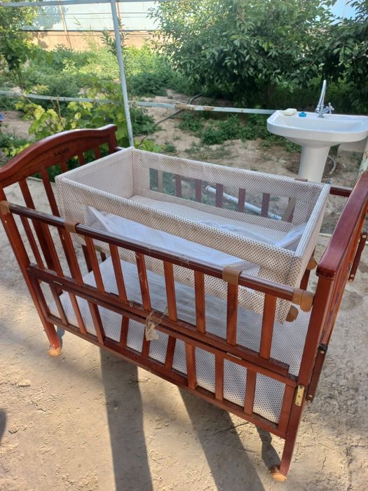 Продам детскую кроватку