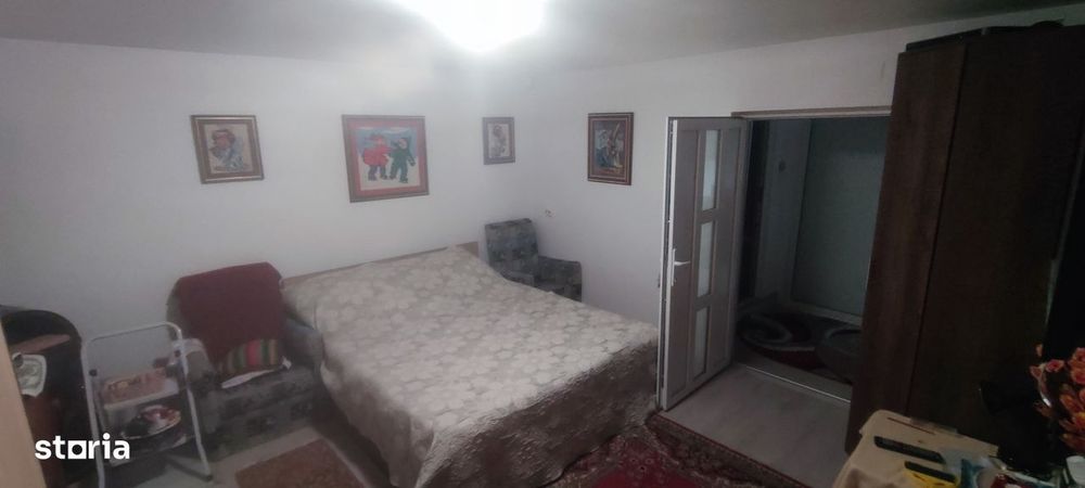 Casa renovata, utilitati complete (Gaz) + 1900 mp teren – Scurta, BC