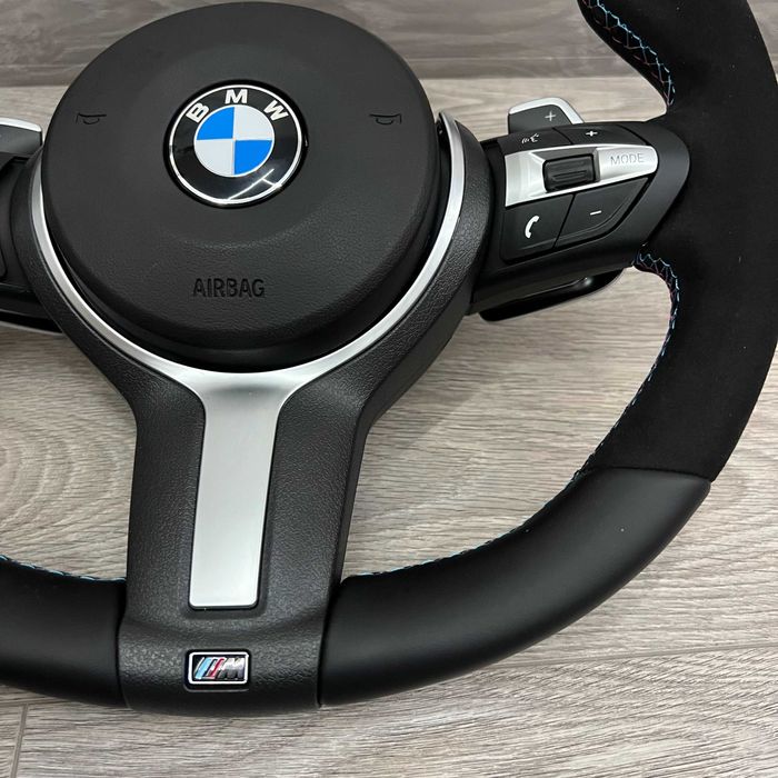 Нов М Волан BMW F30 F20 E90 E70 X5 Алкантара със Синя Лента и Пера