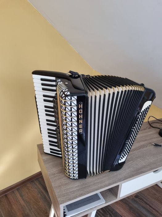 Vând acordeon Hohner Atlantic IV Deluxe