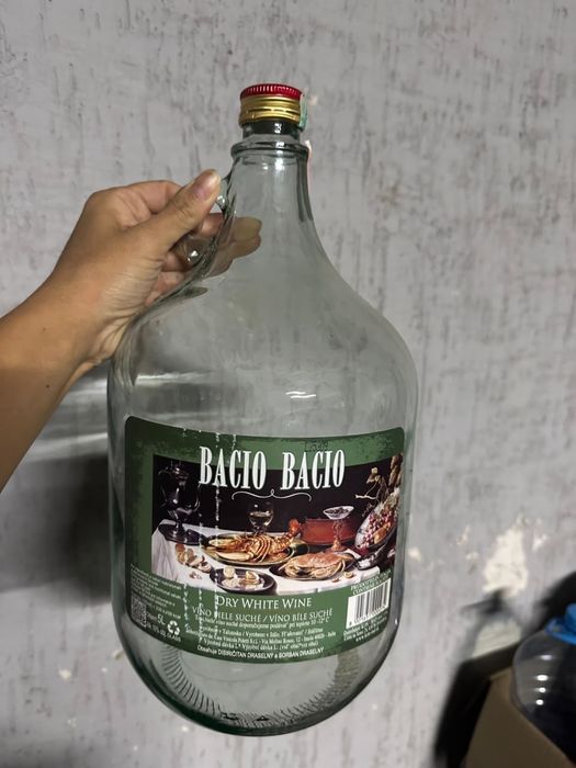 Продам 5 литровые бутылки !