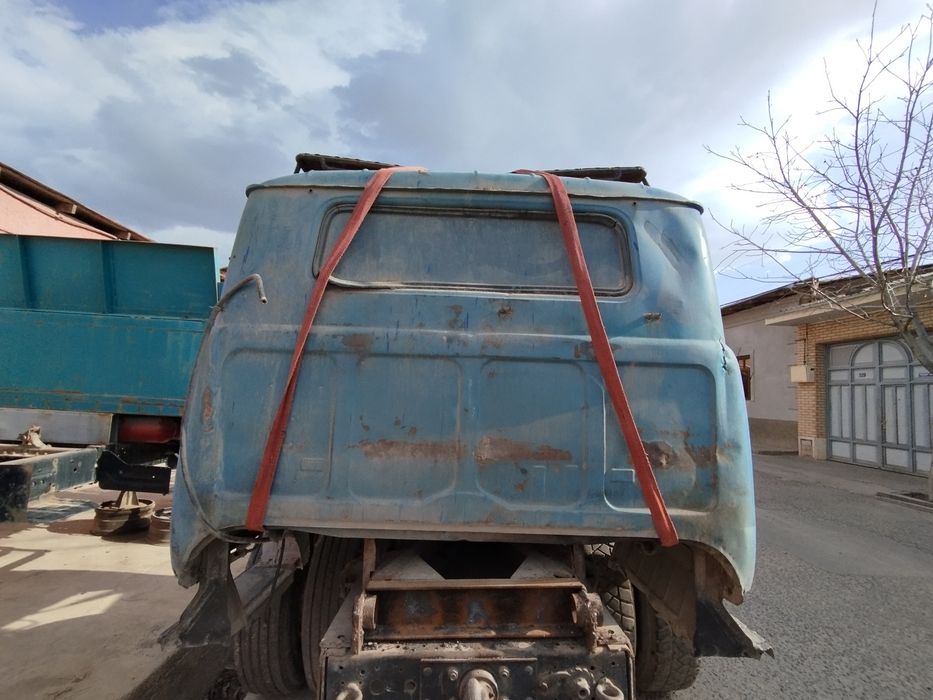 Zil kabinasi sotiladi .