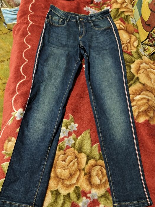 Джинсы привозные,48-50 размер,45000сум..