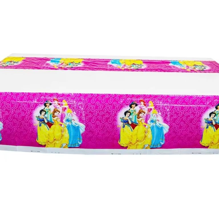 Парти сет Принцесите на Дисни,Пепеляшка, Снежанка, Бел и Рапунцел.