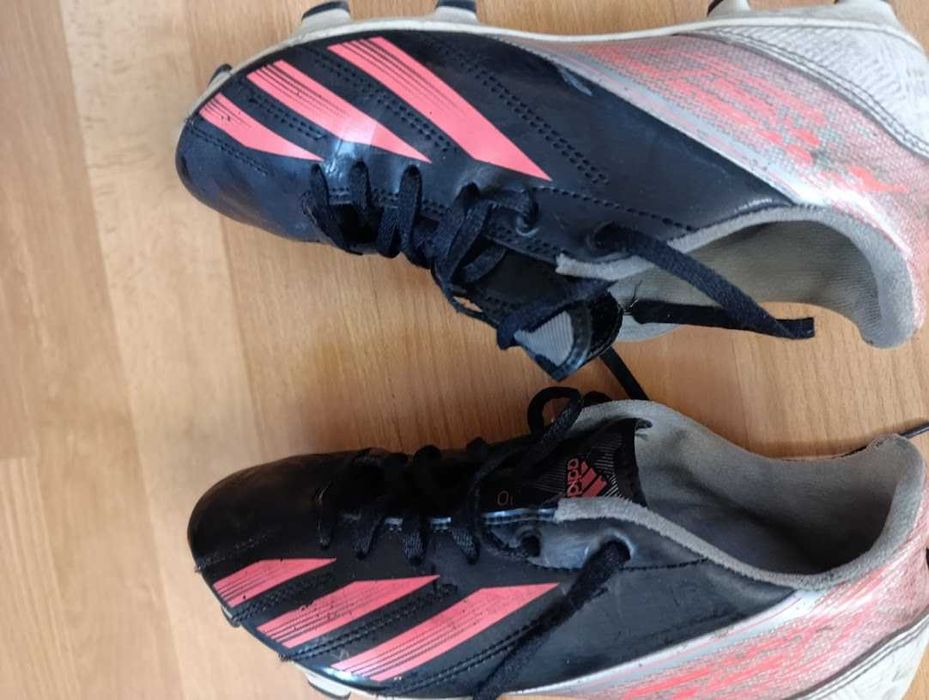 Футболни обувки 38,5