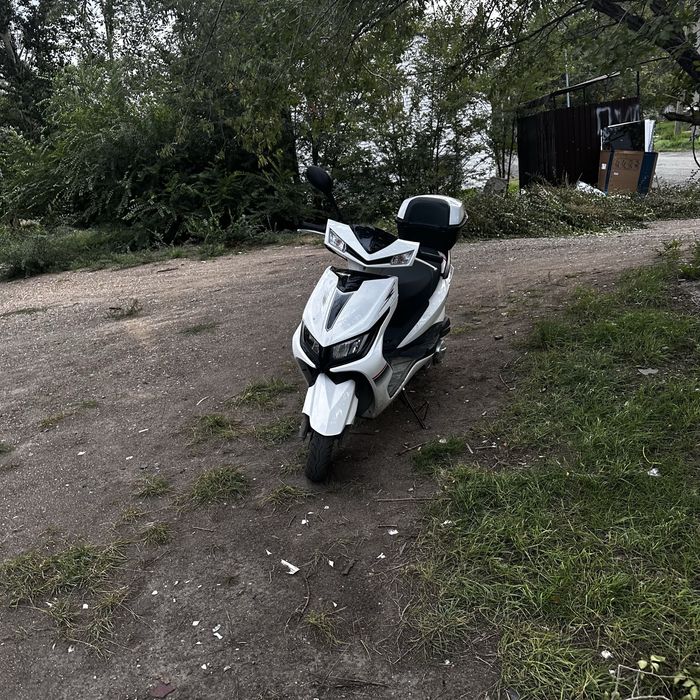 Продам скутер м8