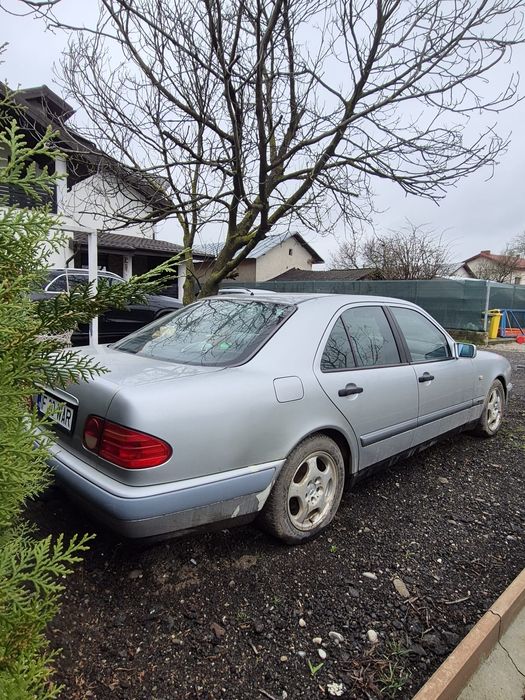 Mercedes E class w210 230 E