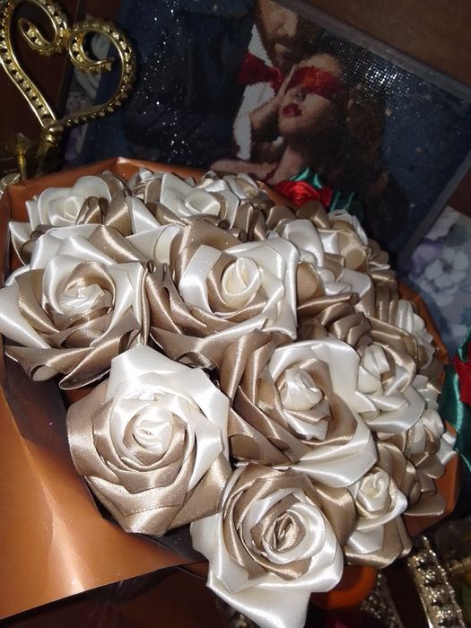 Цветы из атласной ленты на заказ