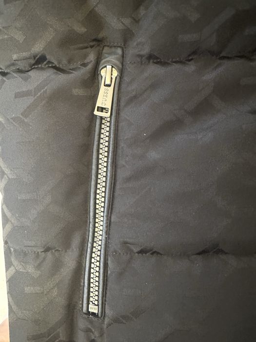 Яке Monogram Puffa guess