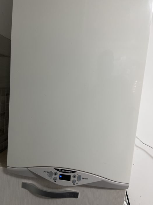 Ariston cares premium 24 kw centrala termica condensare